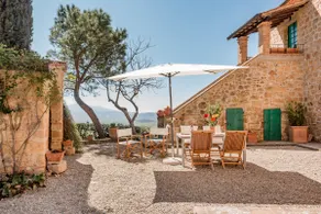 Unplug at a 17th-Century Farmhouse Enveloped by Olive Groves - Image 4