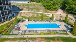 Lakefront Condo + Free Slip | Elevator access - Image 3