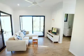 Hilltop Retreat - best of both worlds: Beach/farm - Image 2