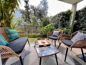 Auray apartment with small garden - Image 2