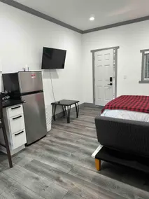New studio AFull Bath/kitchen/laundry/free parking - Image 2