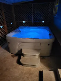 HOT TUB SUNFLOWER OASIS HOME - Image 3