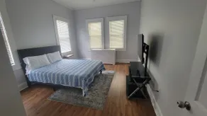 QUIET 2BR house near downtown - Image 3