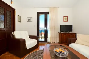 LOZA 2, 4+1 Sea View apt with Garden, 80m from sea - Image 3