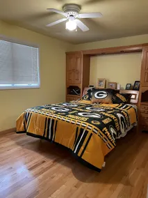 ”Walking Distance Lambeau Field & Titletown” - Image 5