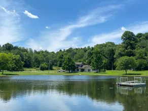 Private 4-bedroom home on 50+ acres with 2 lakes. - Image 2