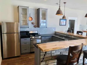 Lake Home Guest Suite - Image 3