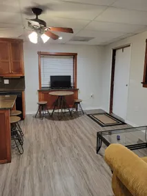 Honey Creek Guesthouse - Image 5