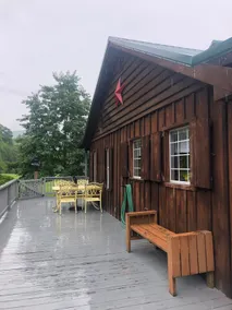 Creek-side 2 Bedroom Cottage with Mountain Views - Image 2