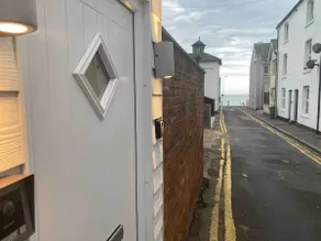 Airconditioned Luxury beachside smart-home - Image 3