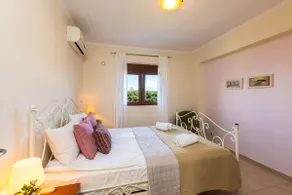Karoti 3- 3 bedrooms in a complex with shared pool - Image 5