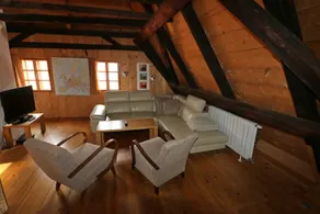 House in the center with a café on the ground floor - Image 2