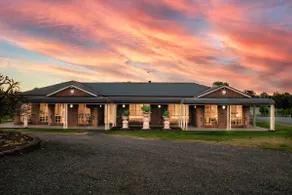 Hunter Valley Spa Family & Pet stay 16ppl 8bed - Image 5