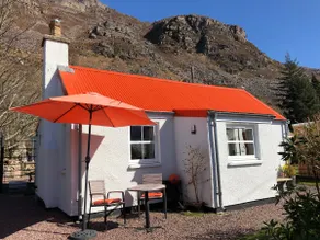 Traditional Highland Seaside Cottage in Torridon - Image 2