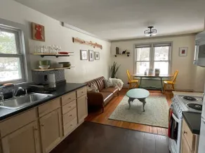 Hidden Northfield Cottage - Image 2