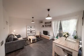 Apartment with parking, 15 minutes to the center - Image 2