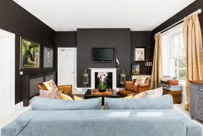 Judges Lodgings Penthouse inc parking nr docks - Image 3