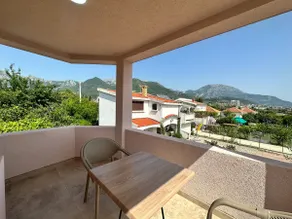 Studio Apt. with Panoramic Balcony - Image 4