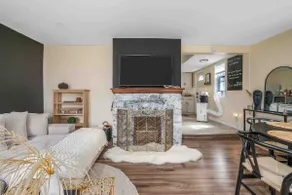 The Bayfront- Stylish Cottage w Waterfront Access - Image 5