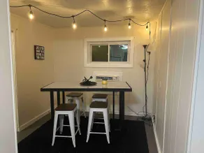 Affordable 2BR•3 Beds • Comfort at The Black House - Image 5