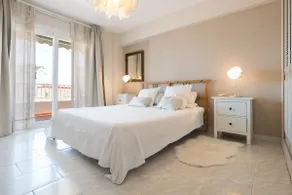 Modern central Apartment steps from Puerto Marina - Image 3