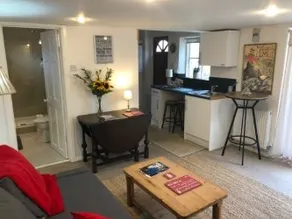 Kristina's Coach House - Image 3