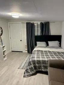 1bedroom and bath outside home - Image 2