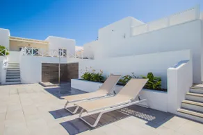 Flower Beach Suite 7 - Image 2
