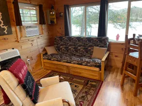 Relaxing Retreat Right on the Water - Image 4