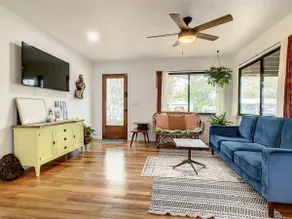 Bobby's Place: A tropical 2 bedroom home - Image 2