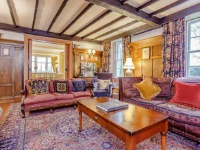 Large country house perfect for family or friends. - Image 3