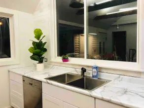 Modern North Beach Getaway - Image 4