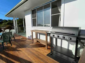 Sunny House with Stunning Ocean Views - Image 5