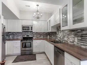 Cozy 2 BDR. Muskoka in the City near Lake & GO - Image 3