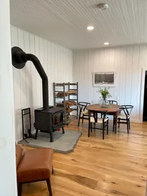 Luxury Historic School House Cottage - Image 5