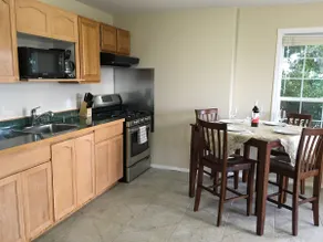Beautiful Lake & City View - Suite - Image 3