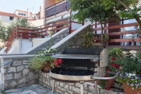 Apartment 2 / 2 bedrooms with saltwater pool - Image 5