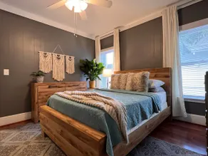 Fancy's Historic Apartment - Image 2