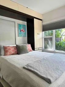 Charming Studio Prime Location Steps from Beach - Image 2