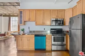 Lovely 1 bedroom downtown loft with full kitchen - Image 3