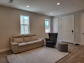 Brand New 3 Bdrm 2.5 Bath Fully Furnished House - Image 3