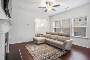 Modern Townhome - Image 4