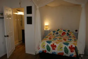 1 Bedroom 1 Master Bathroom House - Image 3