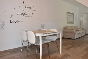 Seaside house with private garden - Image 5