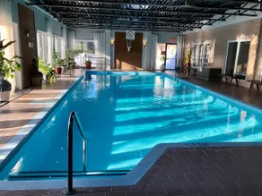 Le Céleste 117 – View of Mont-Sainte-Anne and pool - Image 2