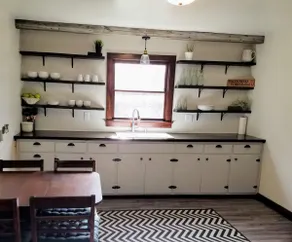 Eleanor's Farmhouse - Image 2