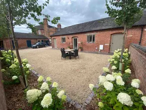 Boutique escape close to Lichfield - Image 2
