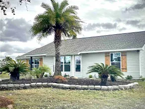Beautiful 3 bedroom house quite neighborhood - Image 3