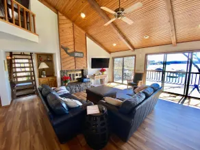 *Lakefront* home in Duck Creek w/Boat Dock - Image 4