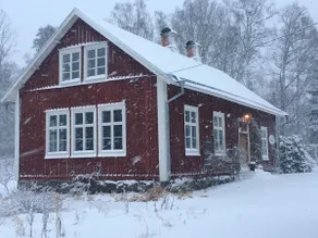Lovely chalet in the centre of lake Åsnen - Image 2